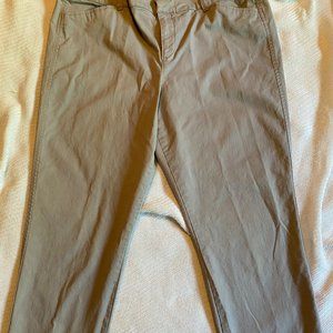 Light gray cropped ladies pants